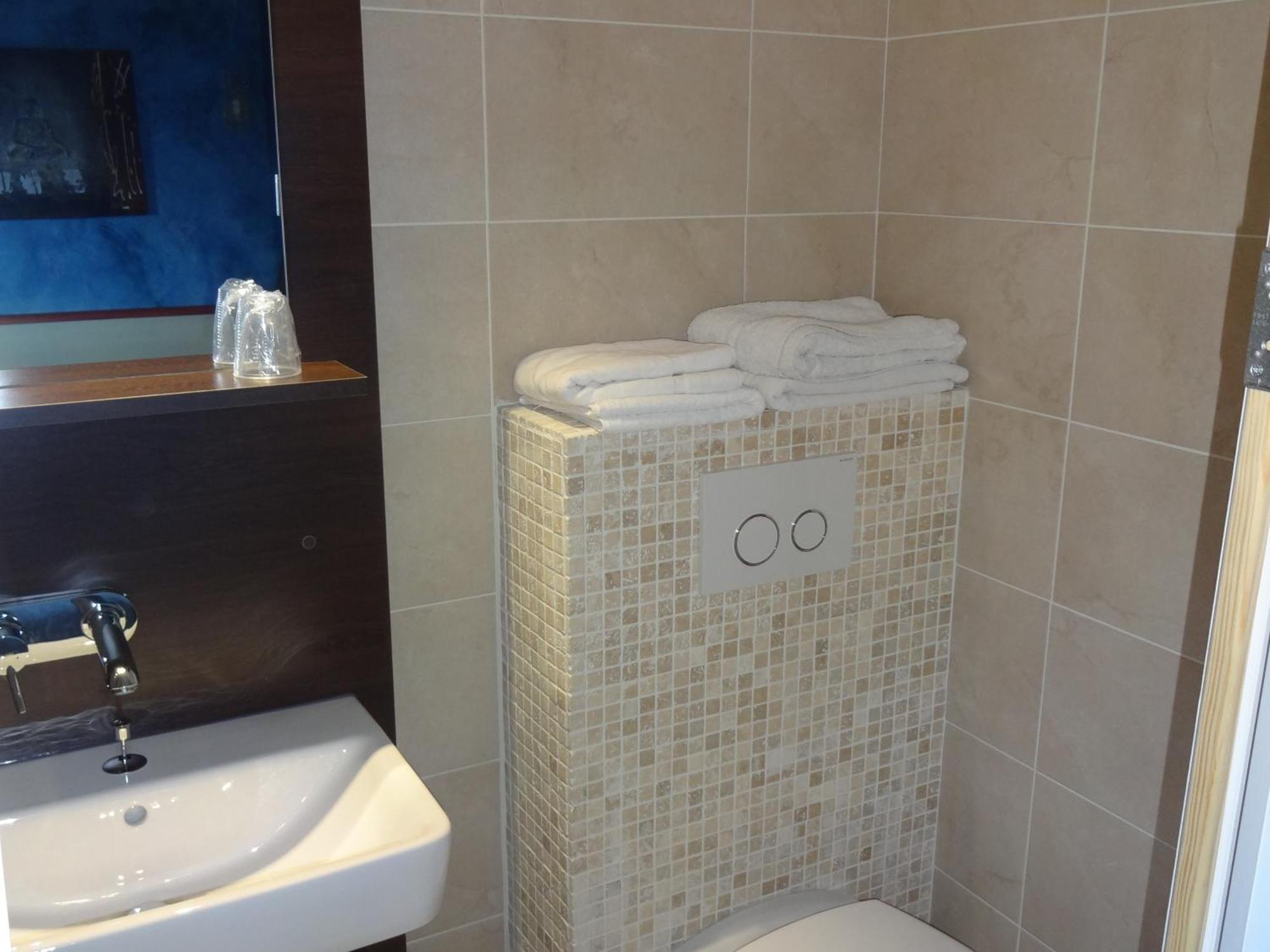 Hotel La Champagne Ardenne Кабур Стая снимка
